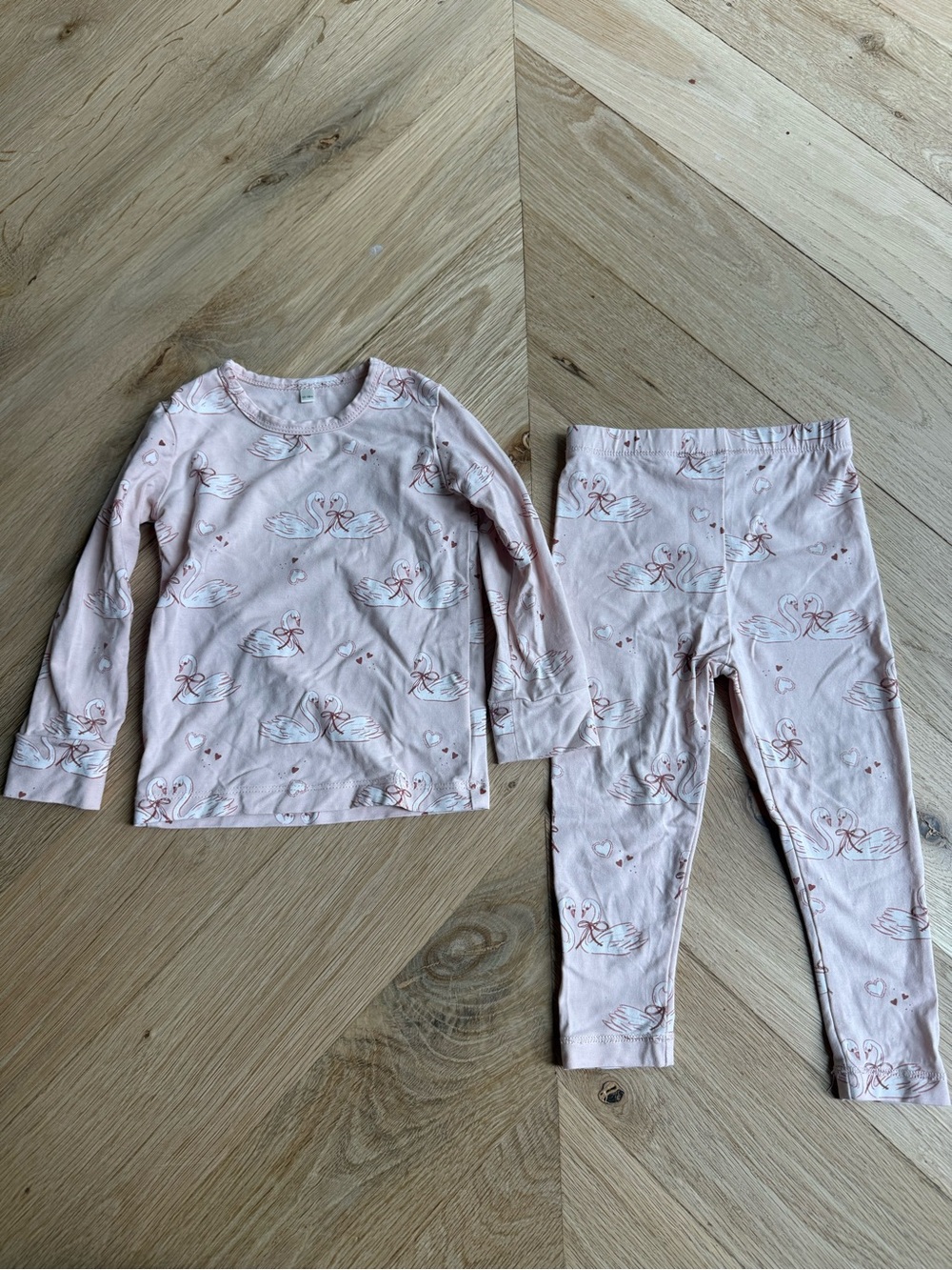 Quincy Mae Pink Swan Pajama Set